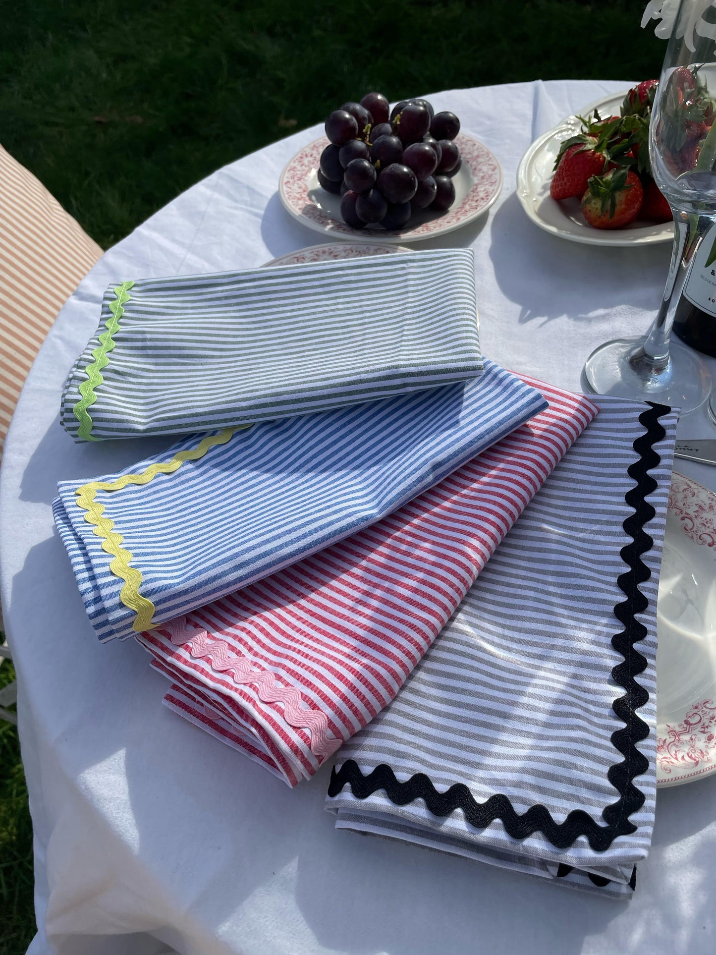x4 Noir & Gris Ric Rac Cotton Napkins